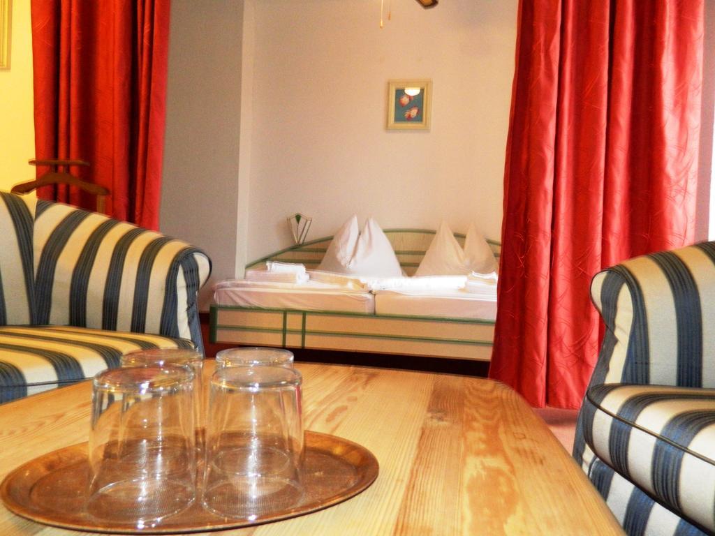 Hotel Familia Zamárdi Εξωτερικό φωτογραφία