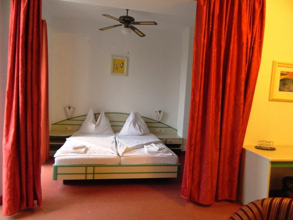 Hotel Familia Zamárdi Εξωτερικό φωτογραφία
