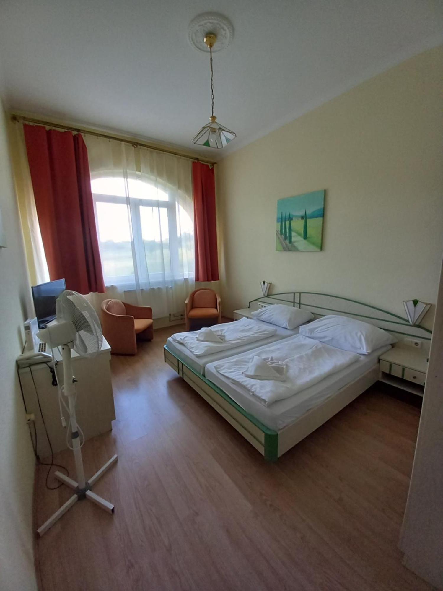 Hotel Familia Zamárdi Δωμάτιο φωτογραφία